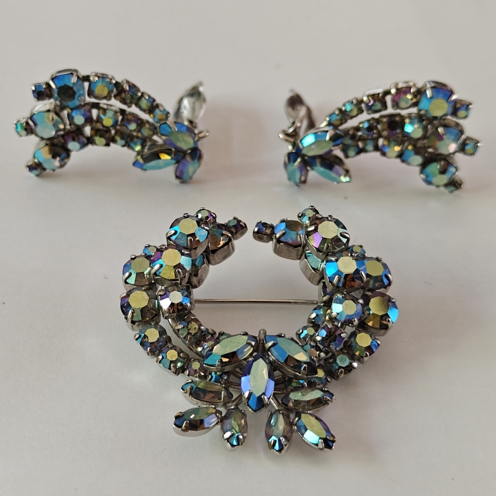 Stunning Signed Sherman Brooch & Earrings Jewelry Set EUC